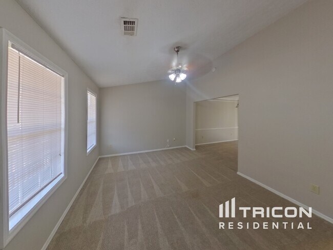 Foto del edificio - 749 Shore Dr