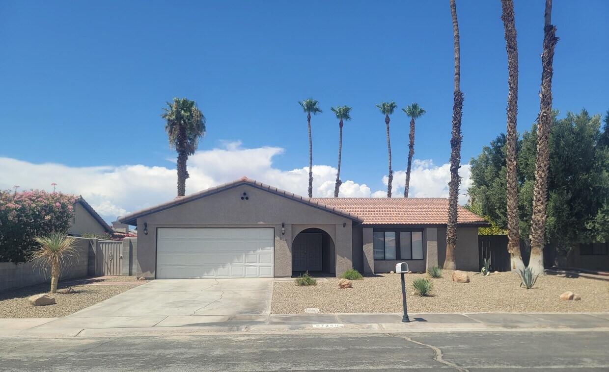 Foto principal - 67240 Garbino Rd