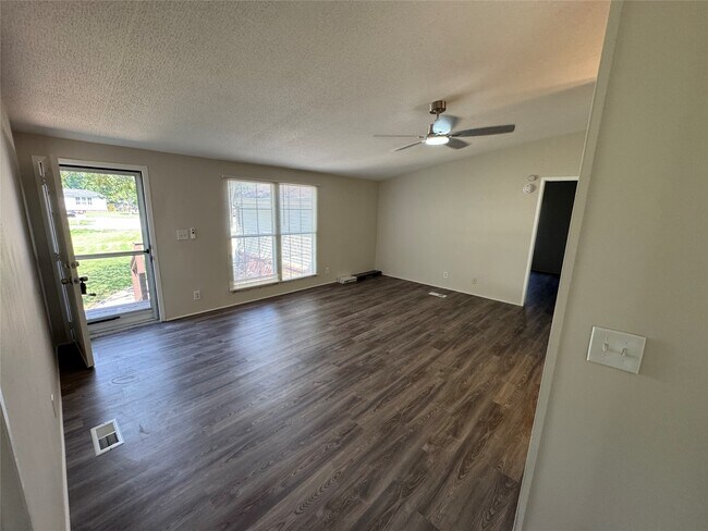 Foto del edificio - 16506 Leafy Meadow Dr