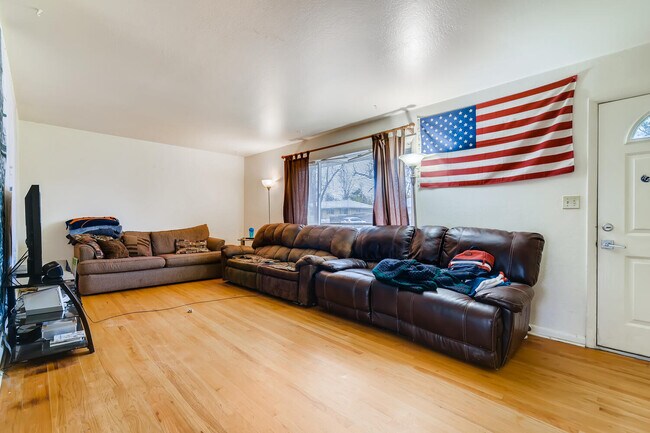 Foto del edificio - 1308 Fairview Dr