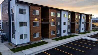 Interior Photo - Millhouse East + West