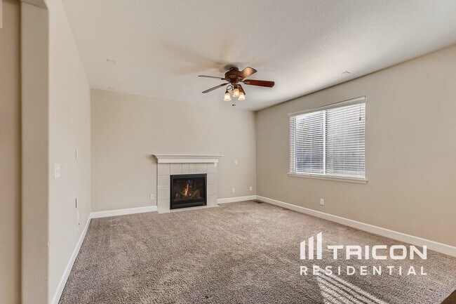 Building Photo - 7773 Oasis Dr