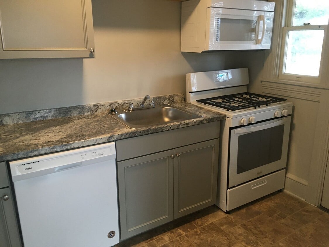 Primary Photo - 450 W Chestnut St