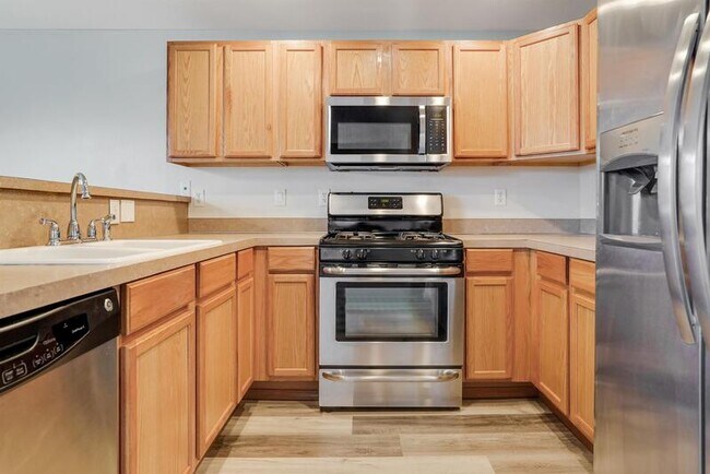 Building Photo - 4424 Remington Pl NE