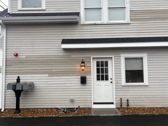 Building Photo - 154 Granite St