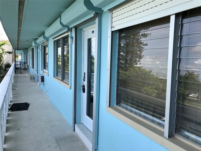 Foto del edificio - 455 Golden Isles Dr
