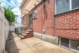 Building Photo - 1432 E 66th St