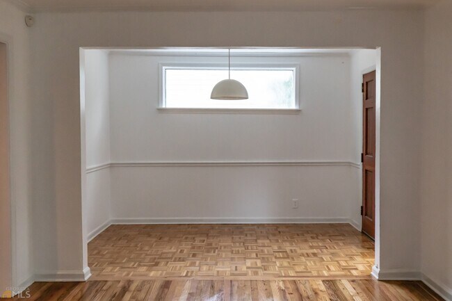 Building Photo - 618 Scott Cir