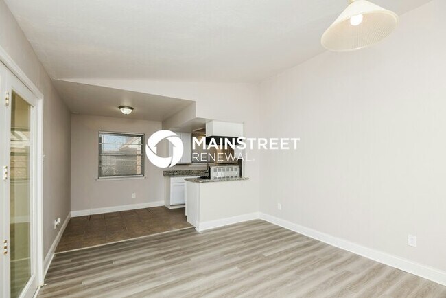 Foto del edificio - 3 Bedroom Pet-Friendly Home in Irving, TX with Main Street Renewal