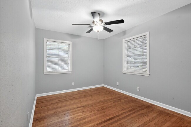 Building Photo - Cozy 3-Bed, 2-Bath Home with Big Backyard in Rosenberg