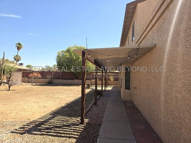 Building Photo - 19011 N 14th Pl