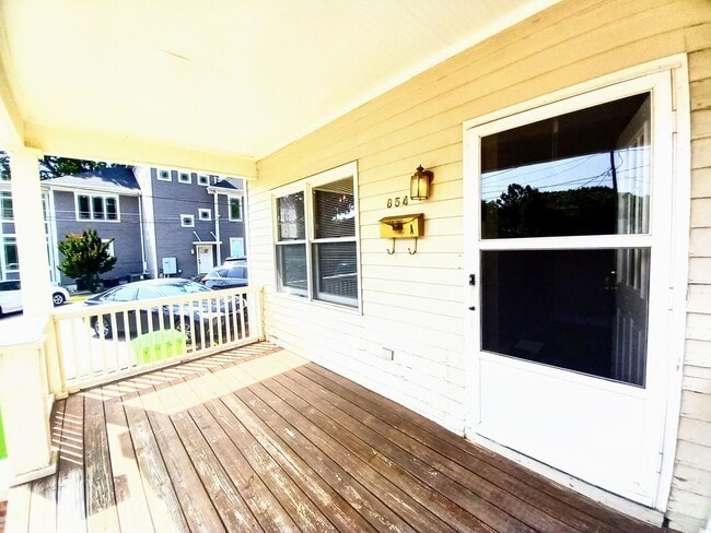 Building Photo - Tryon Hill-854
