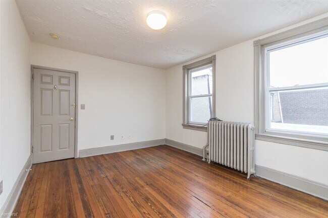 Building Photo - 7 br, 2.5 bath  - 2229 N Park Avenue