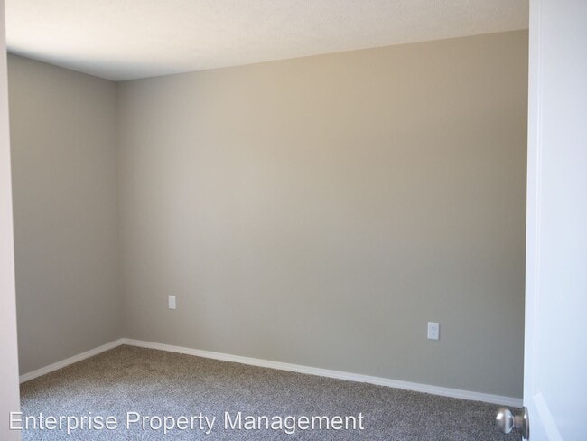 Building Photo - 4 br, 2 bath House - 144 Silver Maples Dr