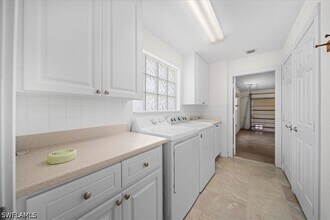 Building Photo - 7558 Rozzini Ln