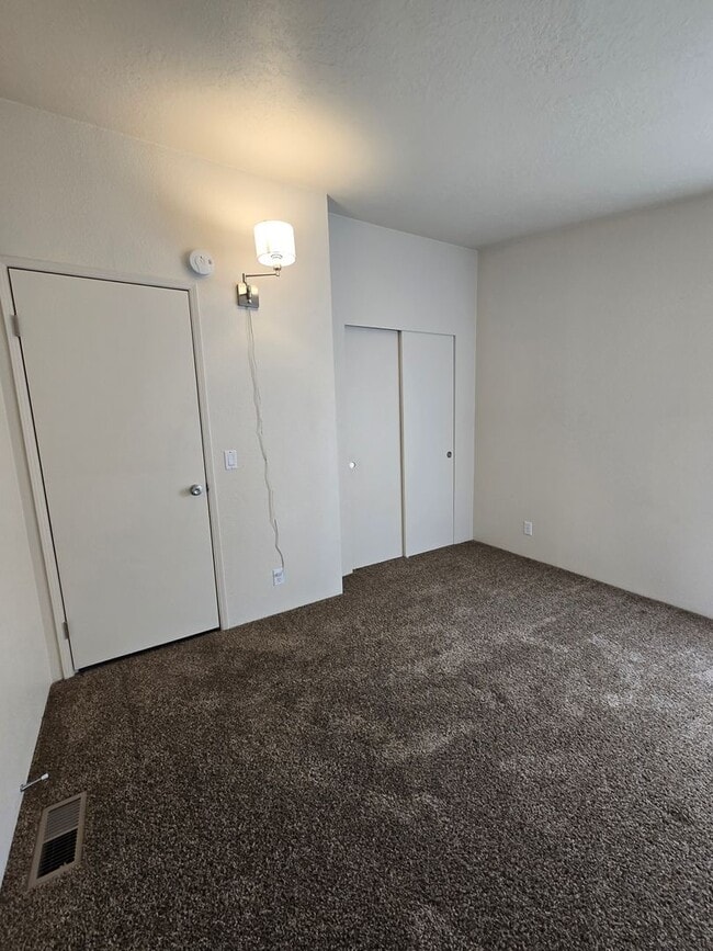 Building Photo - Pet Friendly 3 Bed / 2Bath Home w/ Carport