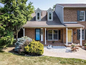 Building Photo - 181 Emerald Dr