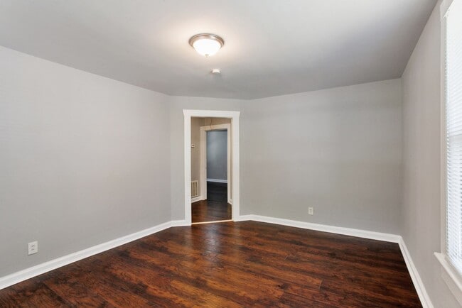Building Photo - 1405 E 32nd St
