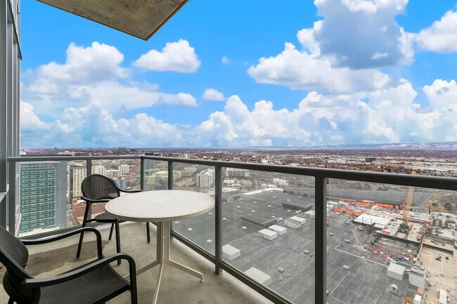 Foto del edificio - 1324 Champa St