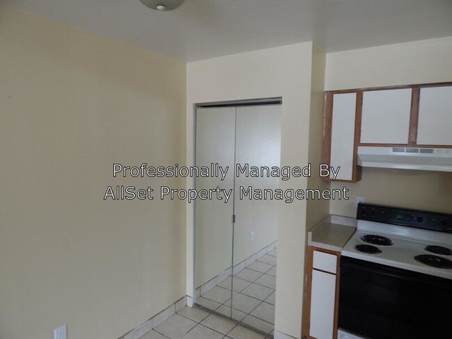 Building Photo - 7624 N 78th St