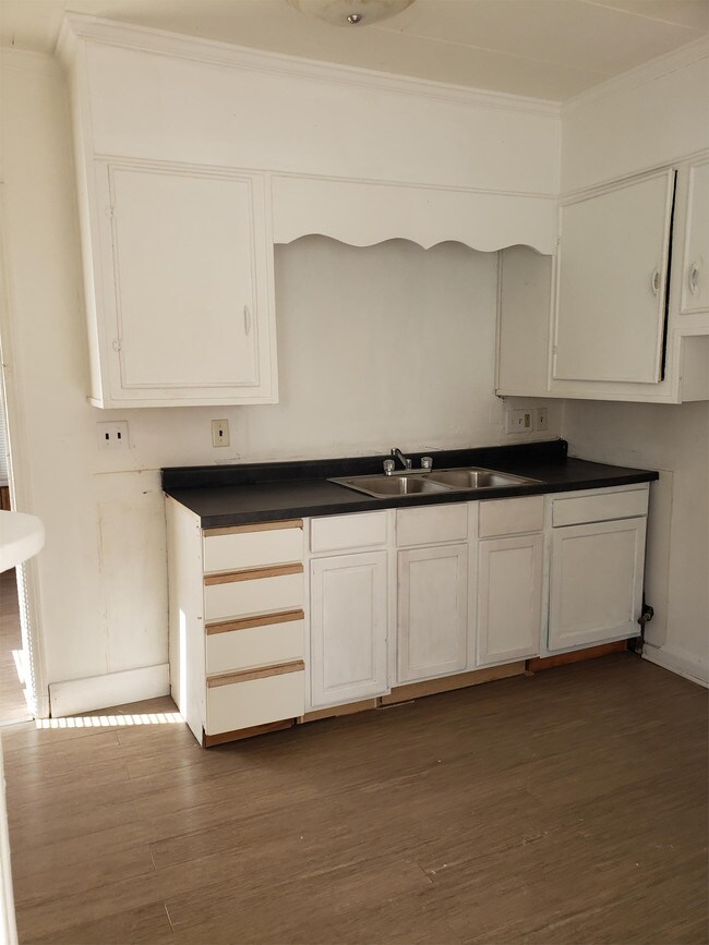 Foto del edificio - 3423 Maple St