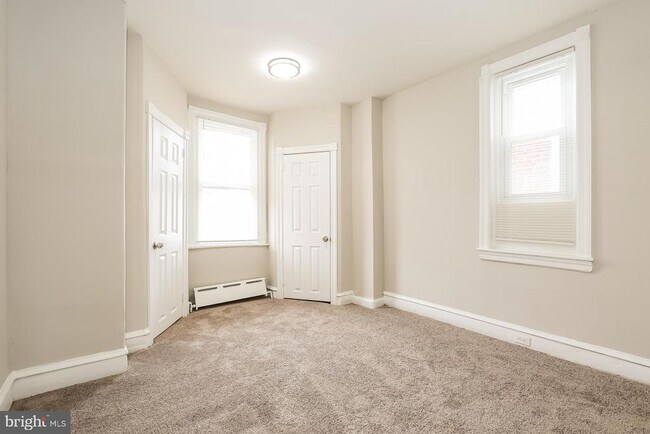 Foto del edificio - 5627 Hadfield St