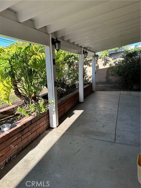 Building Photo - 339 N Siesta Ave
