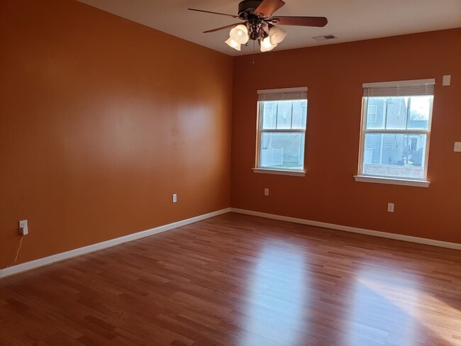 Living Room - 4720 Erin Crescent St