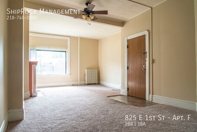 Building Photo - 825 E 1st St