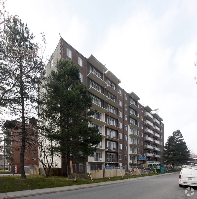 Building Photo - 28 Helene Street North