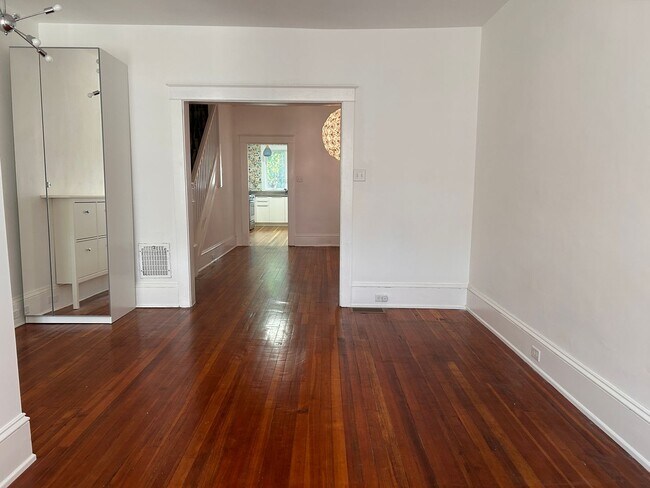 Foto del edificio - 648 N Pine St