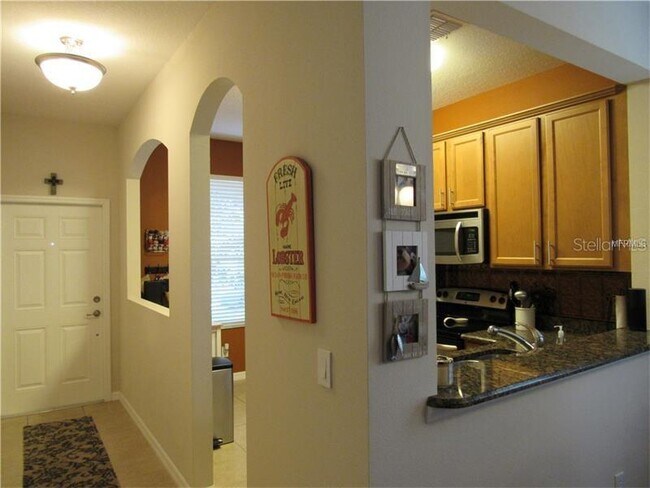 Foto del edificio - 1311 Twin Trees Ln