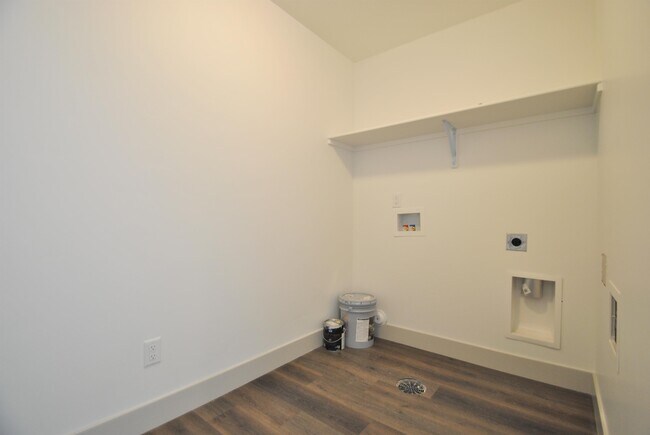 Building Photo - 652 S 450 E