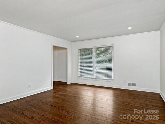Foto del edificio - 5243 Murrayhill Rd