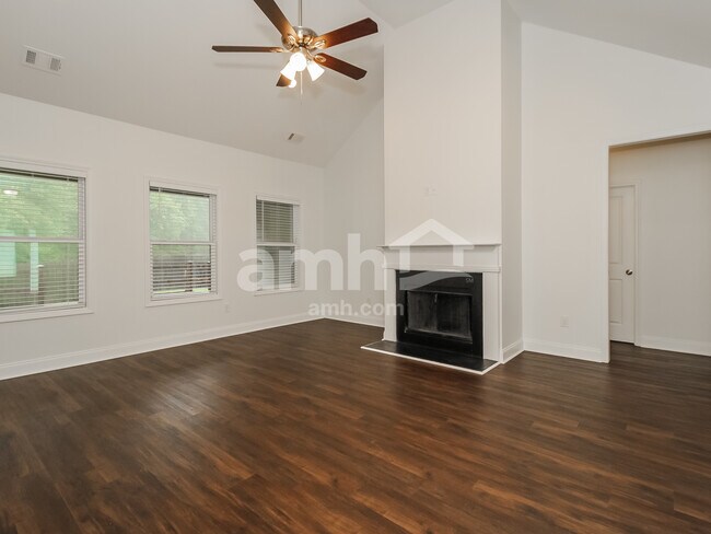 Building Photo - 121 Coulter Woods Dr