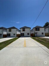 Building Photo - 8220 Bigwood St