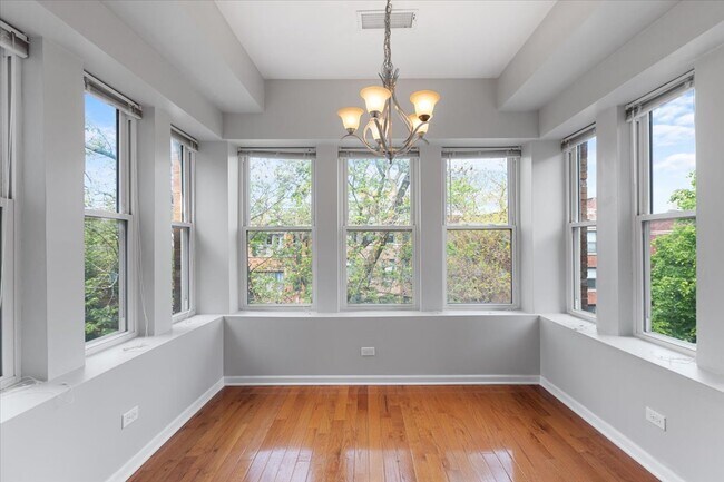Foto del edificio - 7717 N Marshfield Ave