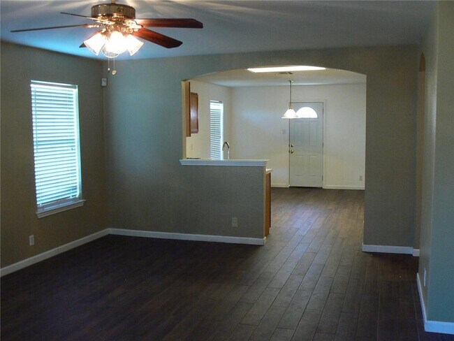 Foto del edificio - 8609 Kimono Ridge Dr