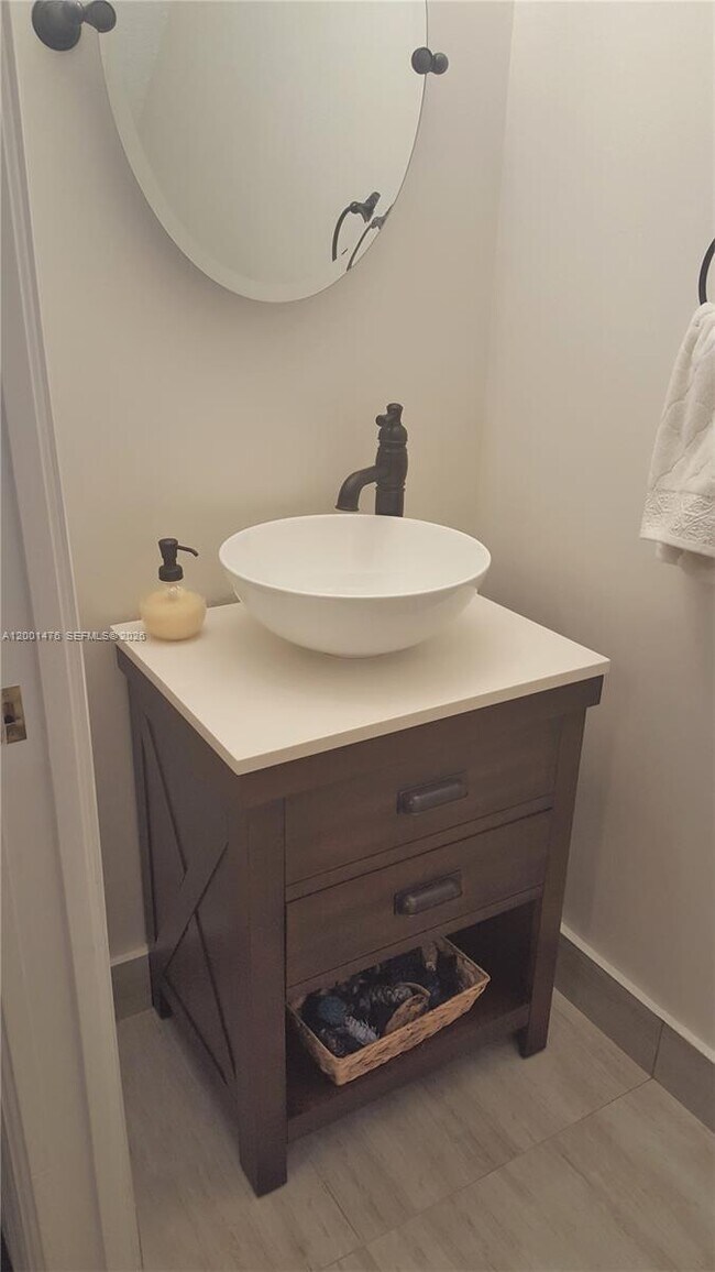 Foto del edificio - 5791 NW 116th Ave