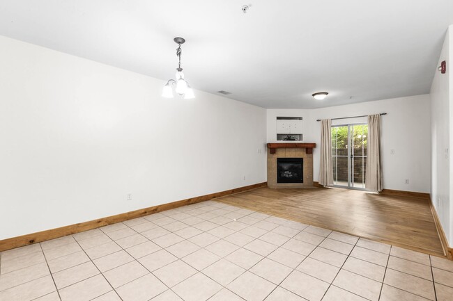 Building Photo - 5501 Lillehammer Ln