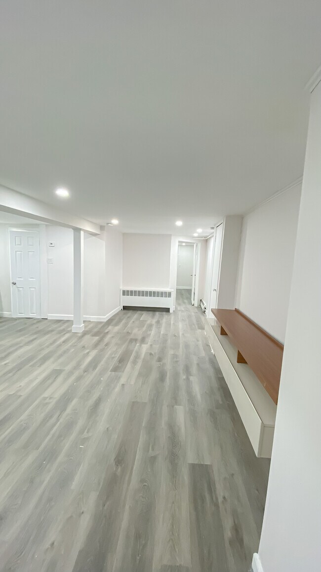 9 Greencrest St Unit Ground, Lake Grove, NY 11755 Apartments in Lake