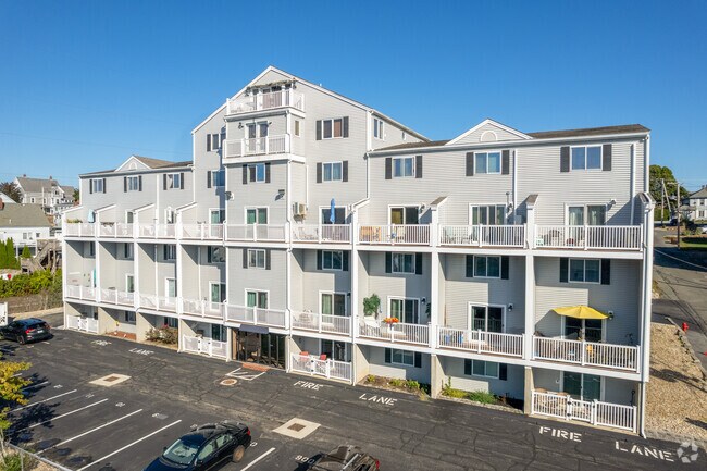 Building Photo - Summit Avenue Condominiums