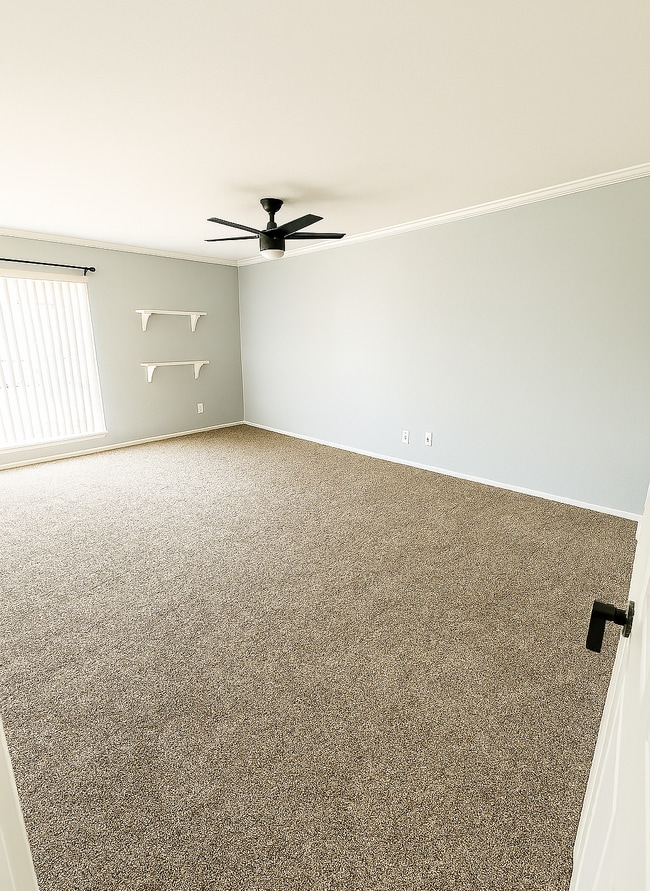 Building Photo - 6495 E Happy Canyon Rd