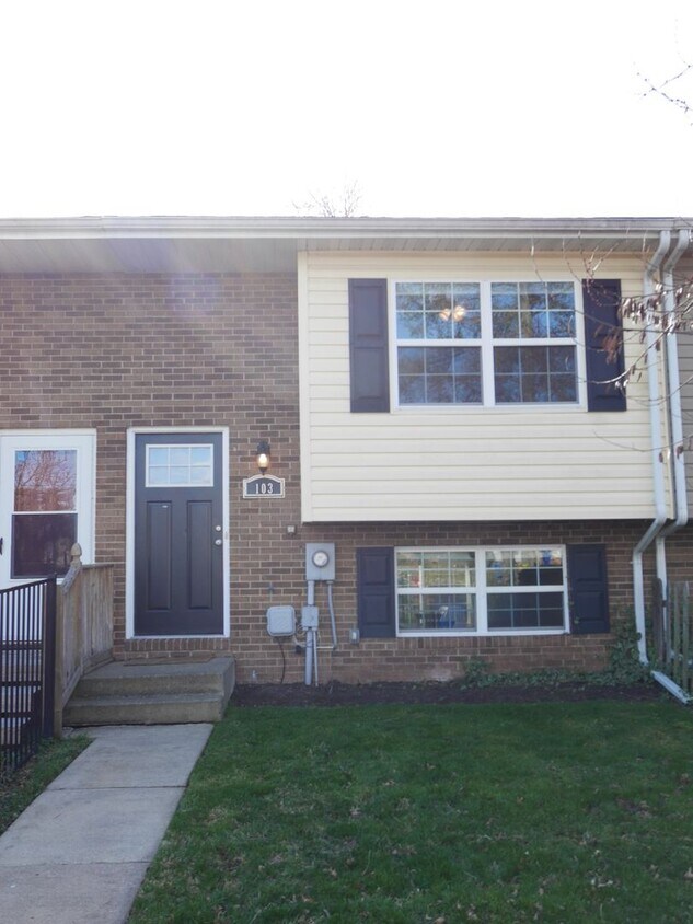 Foto principal - Beautiful Townhouse- Taneytown, MD