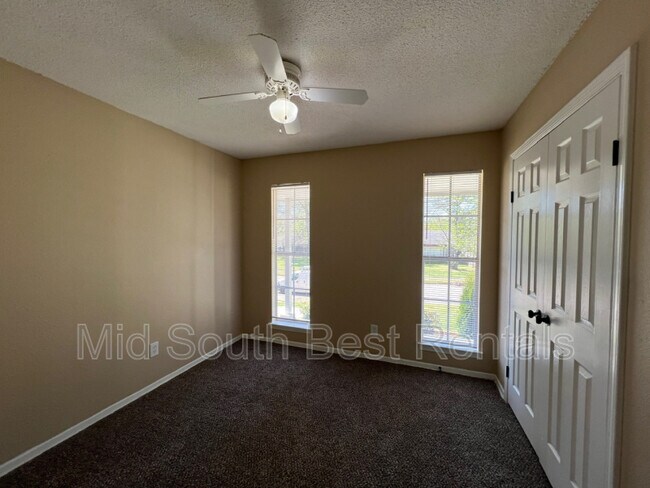 Foto del edificio - 4418 Davidcrest Dr