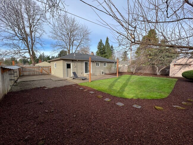 Building Photo - 20 SW 137th Ave