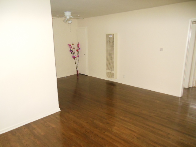 Building Photo - 2131 N Cahuenga Blvd