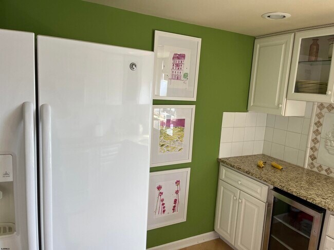 Foto del edificio - 336-338-338 Bay Ave