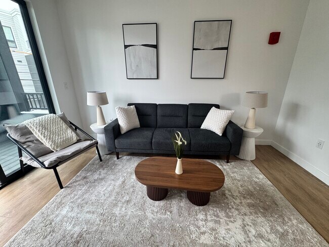 Building Photo - 130 Gardner St