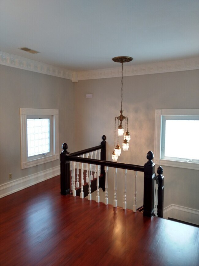 Building Photo - 4521 St Elmo Ave